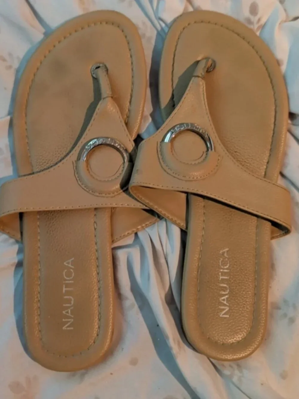 Women's Nautica Tan flip flop Sandals Size 9.5